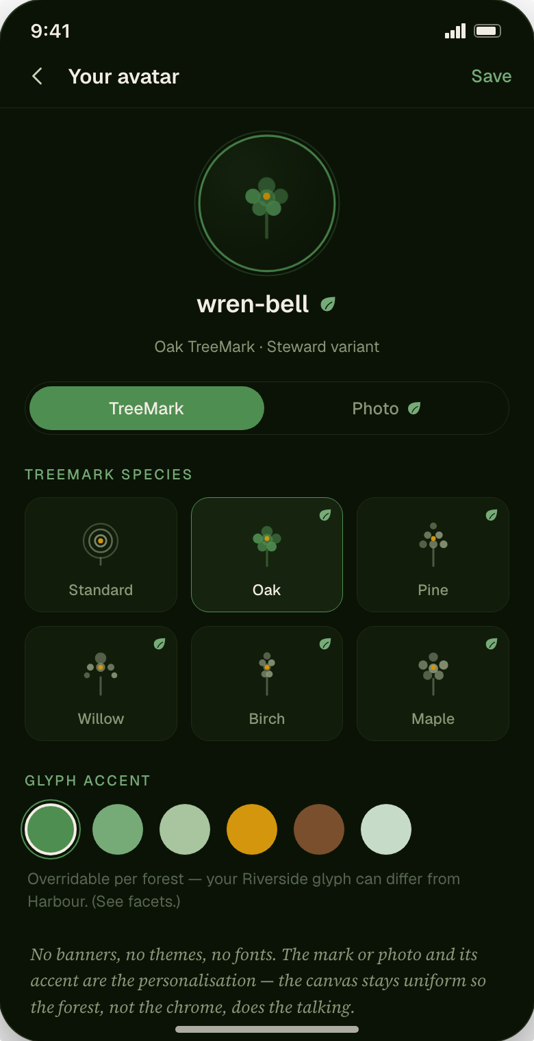 The avatar editor — a live preview, a toggle between tree mark and photo, six tree species to choose from, and a row of accent colours.